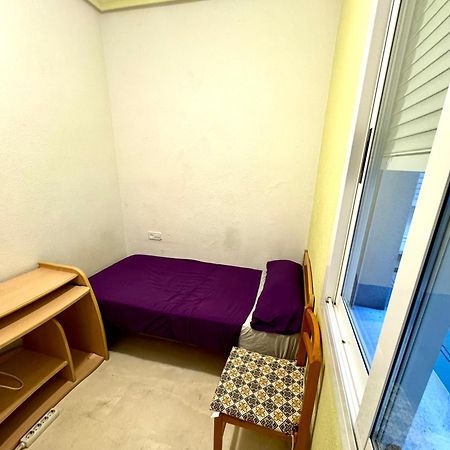 Economic Private Room In Center Of Granada Exteriör bild