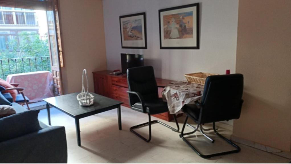 Economic Private Room In Center Of Granada Exteriör bild